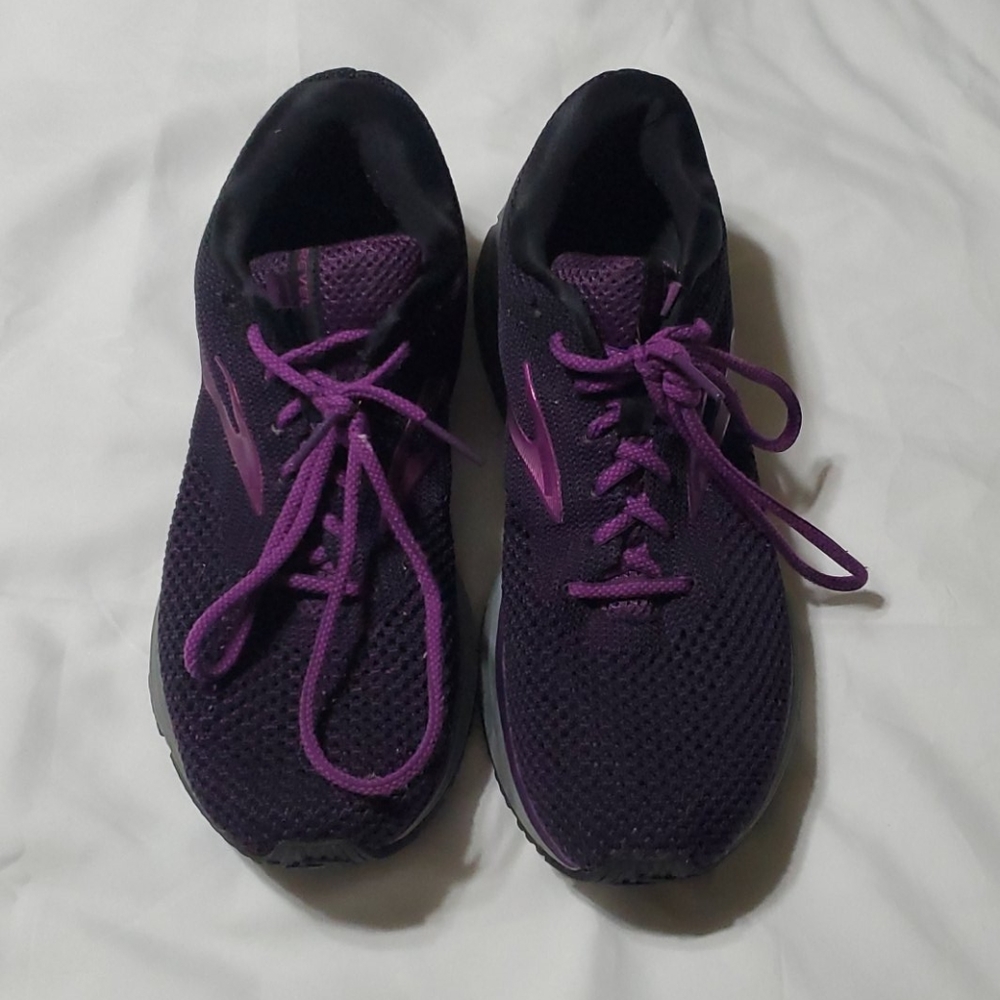 Brooks Revel 2 size 11